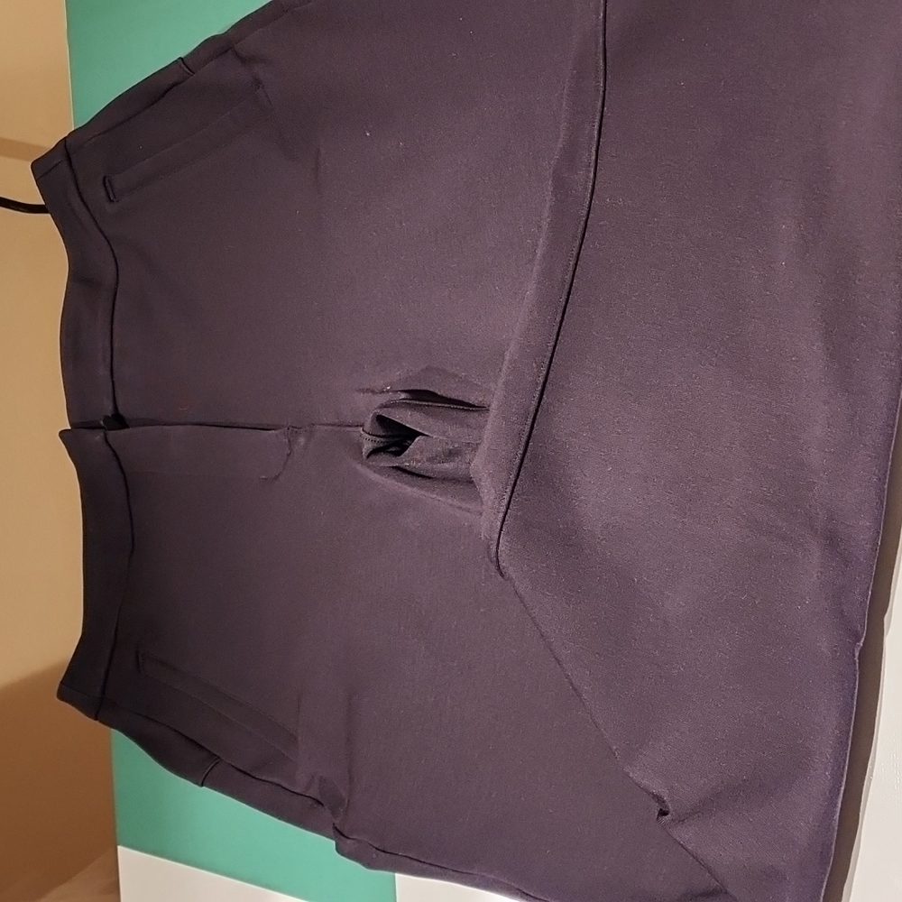 Lululemon on the move pant (Ponte) size 4